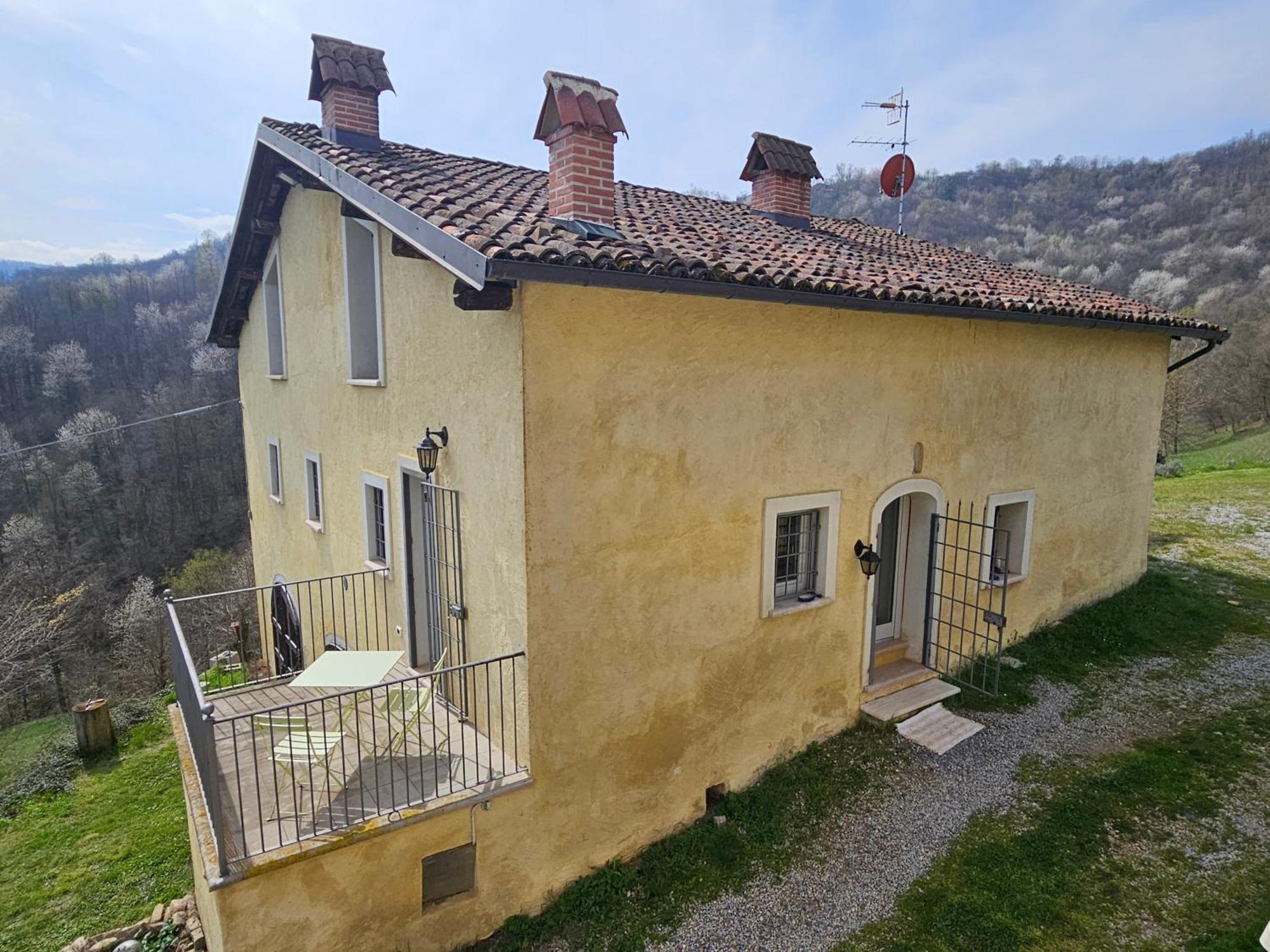Casa Nel Verde Ca Dla Cola Mombasiglio Buitenkant foto